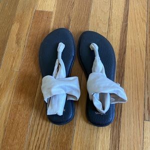 Sanuk sandals made from yoga mats